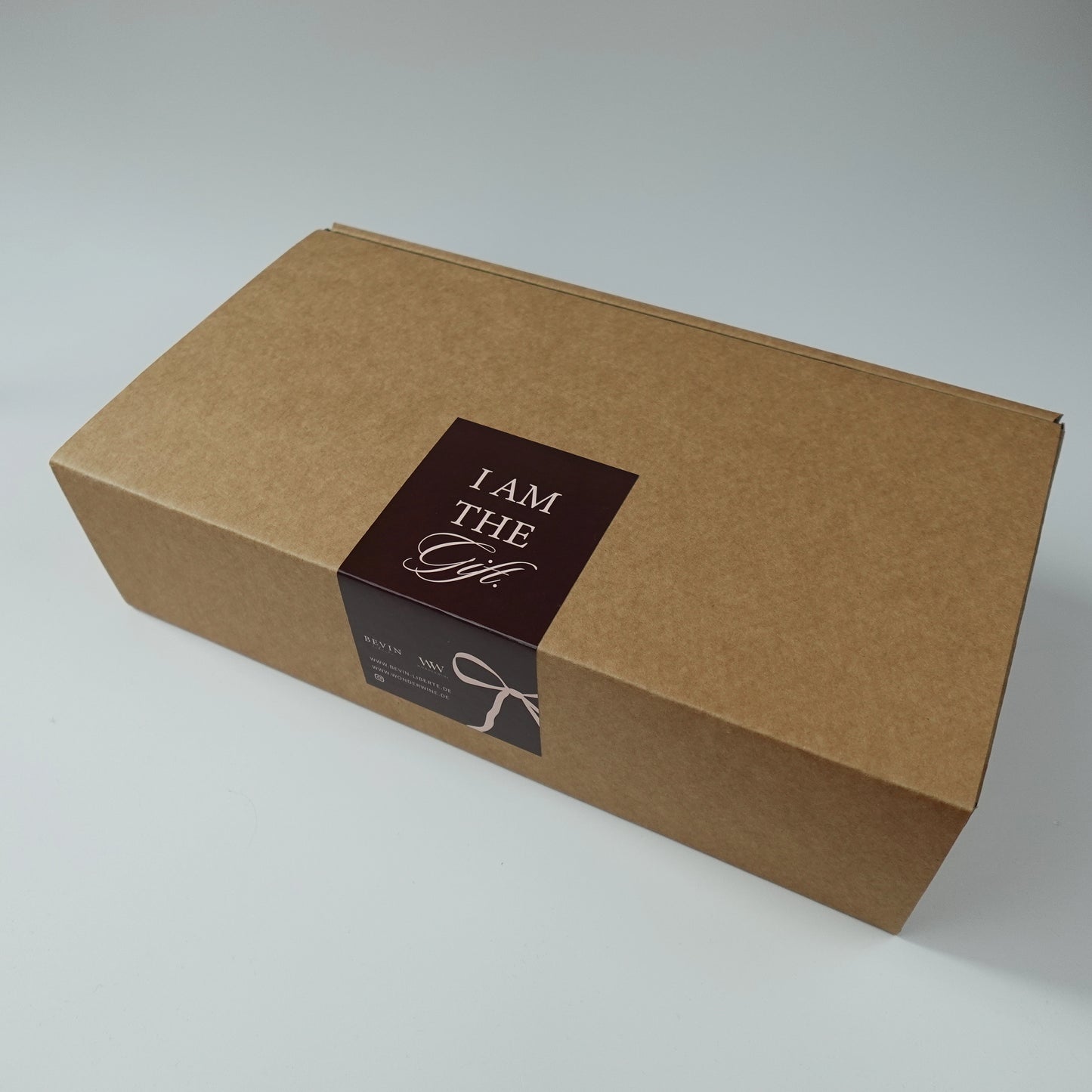 Limited Geschenkbox „I am the gift“ - Versand erfolgt am 02.11.2025